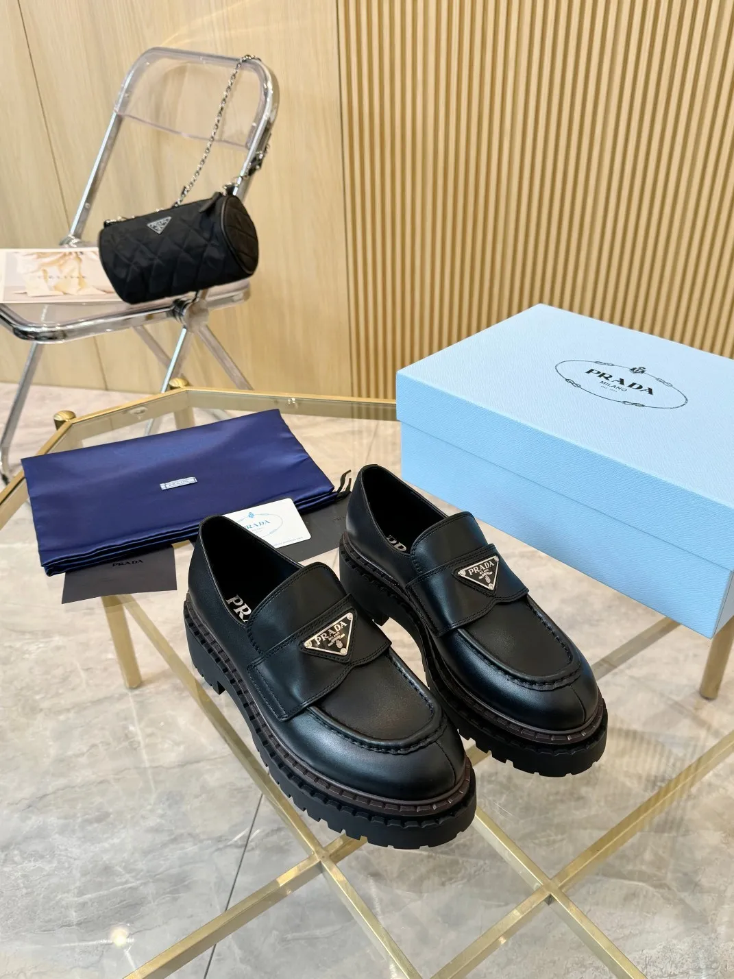 👟👟Ex-factory price 520👟👟 Women's Shoes Women's Clothing Prada/PRADA | 2024 ①No glue ②No odor ③Wireless head + full set of packaging ♺Fabric: A-grade open edge beaded cowhide ♺Buckle: Original plate molding ♺Lining: soft silk cowhide ♺Foot: soft silk cowhide ♺Packaging : Full set of original gift packaging ♺Size: Women's size 35--40